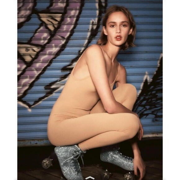 ZARA Rhinestone Roller Skates Limited Edition Four Wheels Sz 7.5 Silver Sparkle - Picture 2 of 11